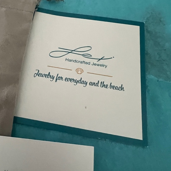 Heart Bracelet - mother of Pearl and gold plated paper clip chain - Picture 3 of 4